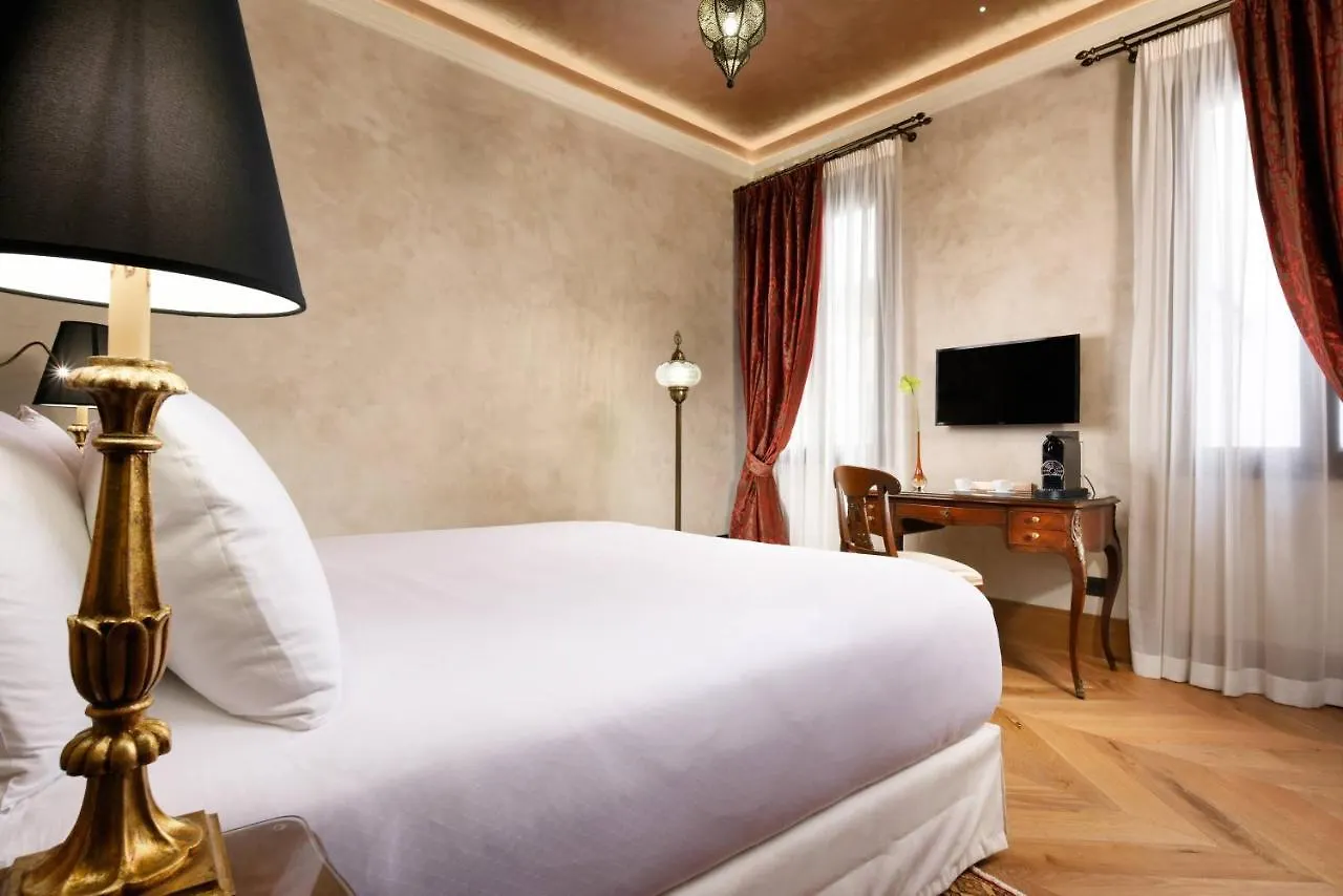 Empress Theodora Apartments Venise