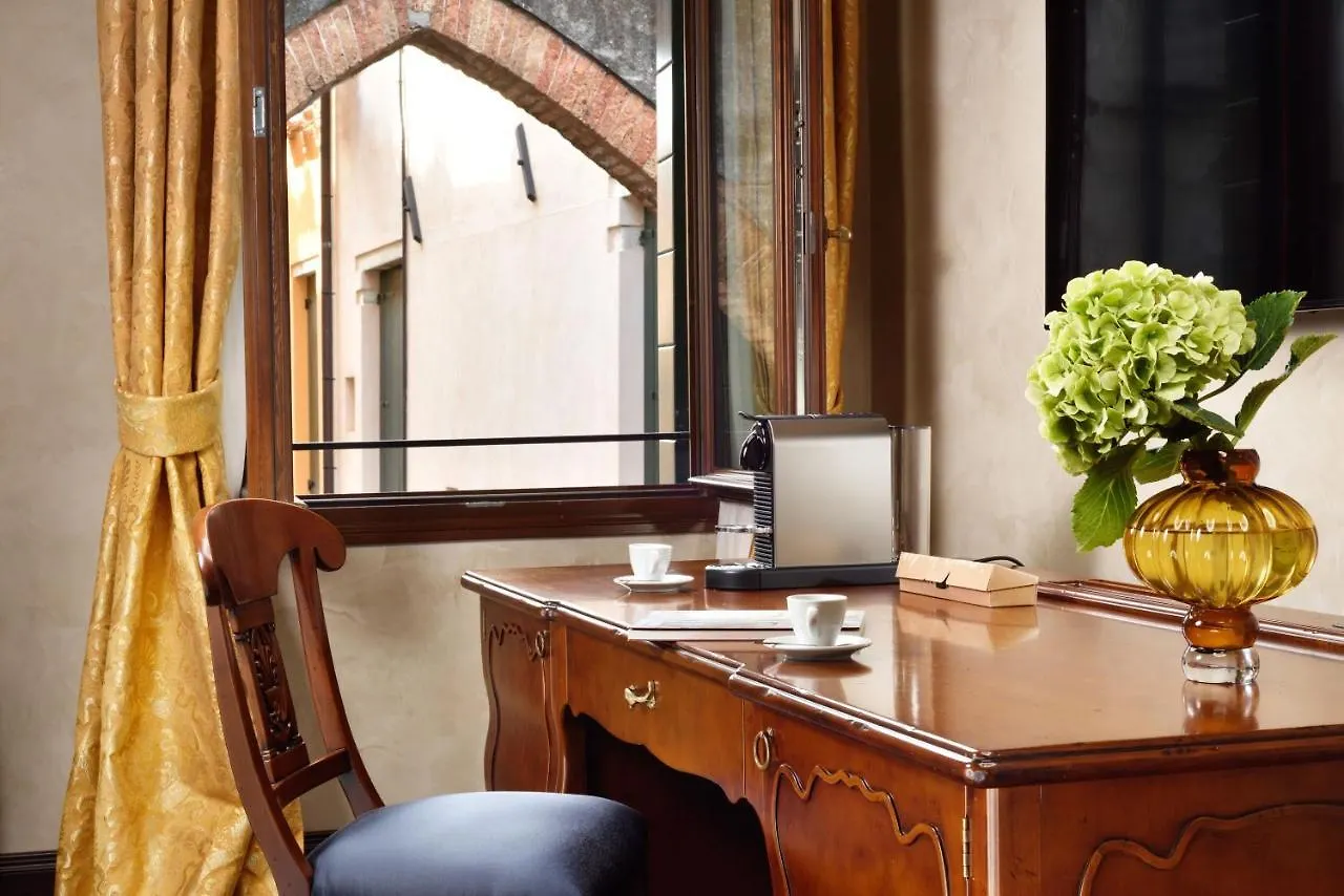 Empress Theodora Apartments Venise