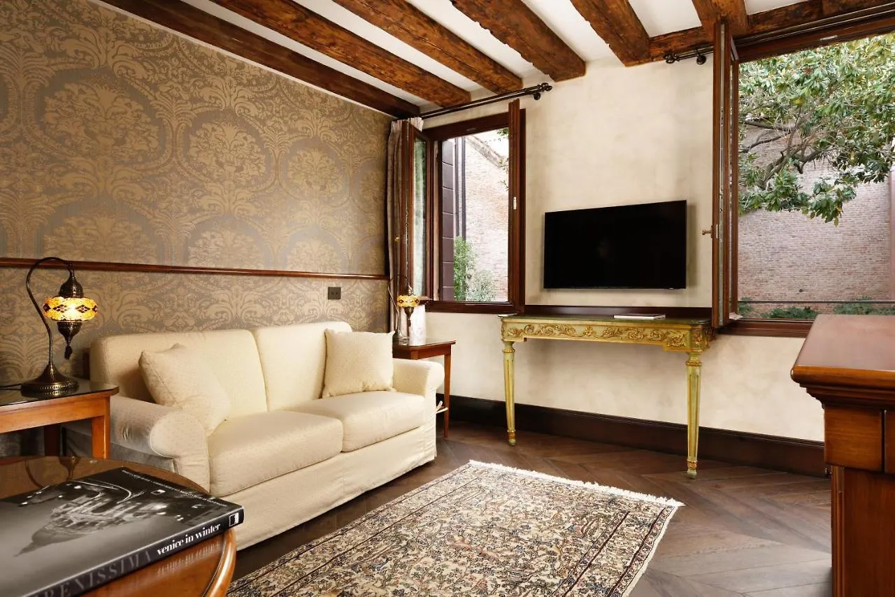 Empress Theodora Apartments Venise