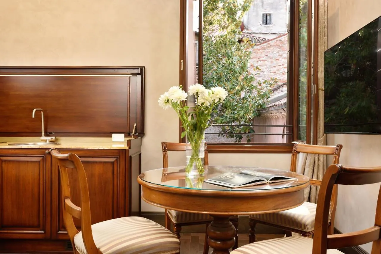 Empress Theodora Apartments Venise