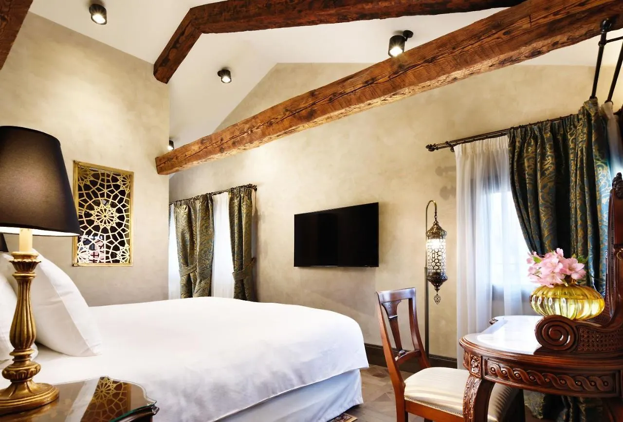 Empress Theodora Apartments Venise